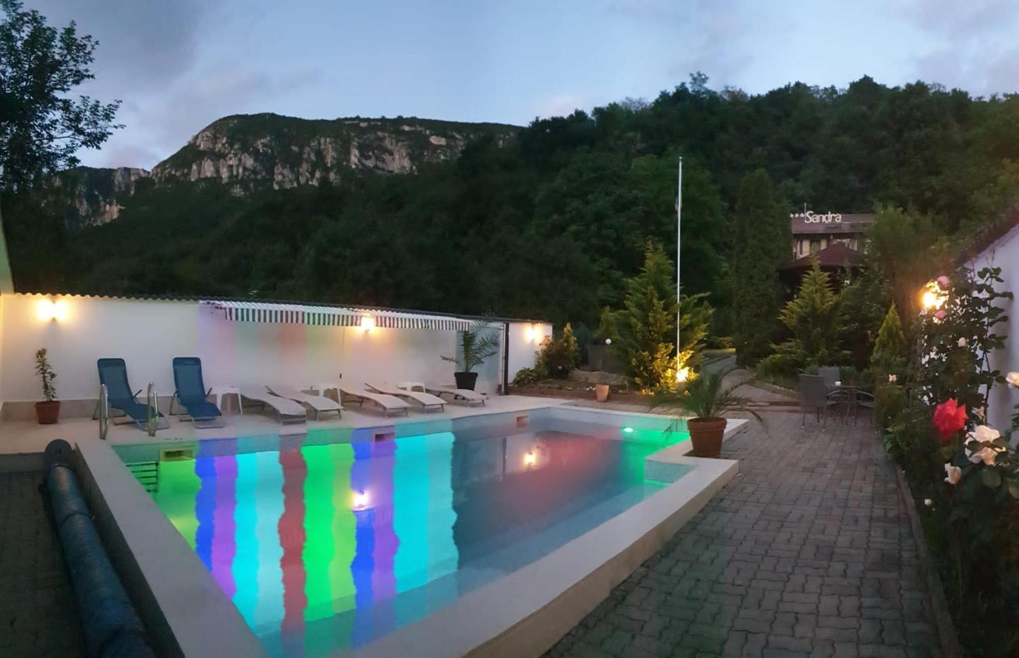 Cazare Casa Sandra Бэиле-Еркулане Экстерьер фото